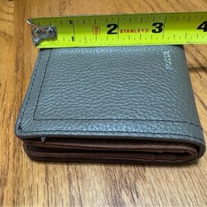 Fossil Gray and Brown Leather Card Holder